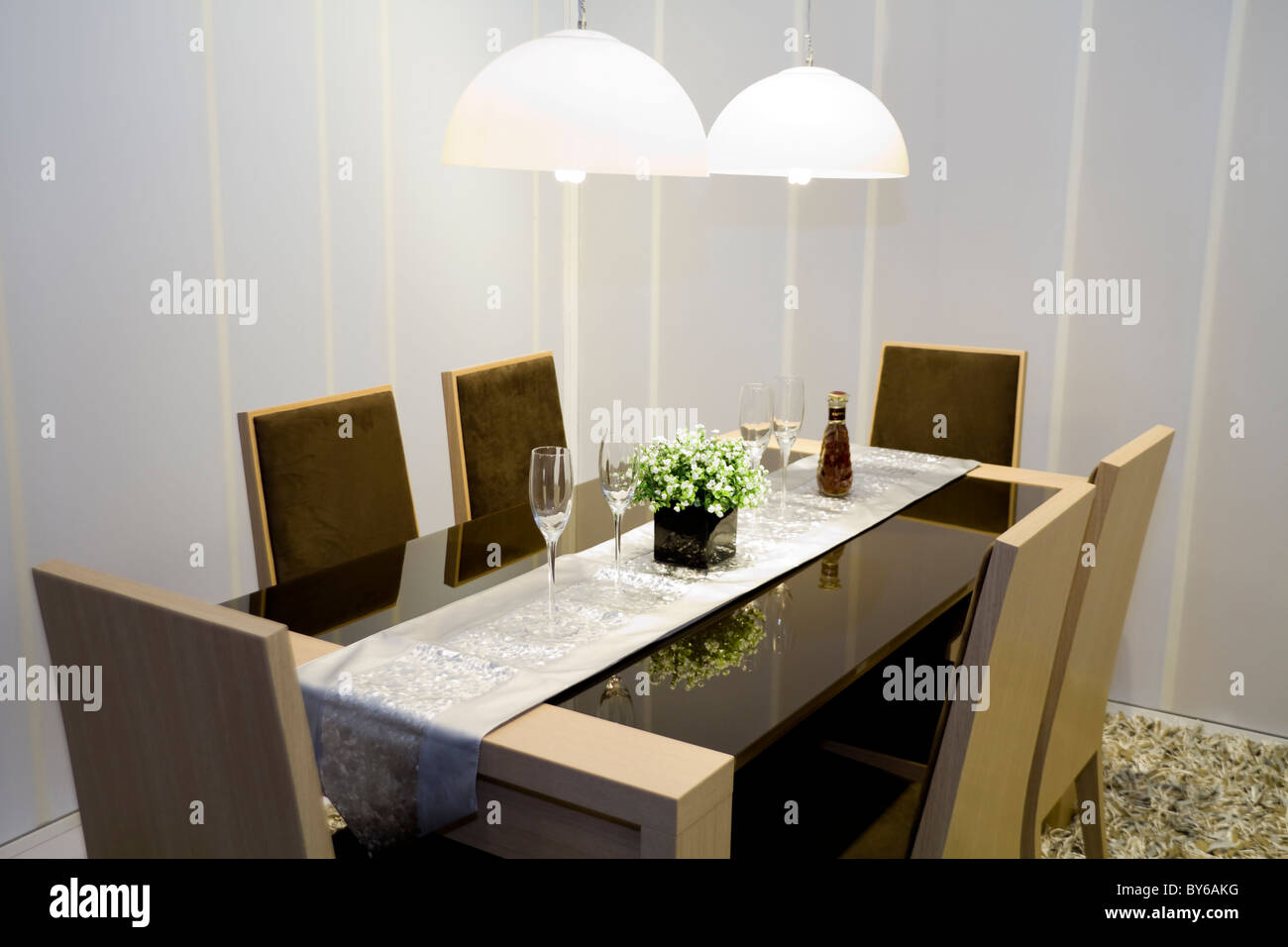 luxury interior dining room waiting for dinner Stock Photo Alamy