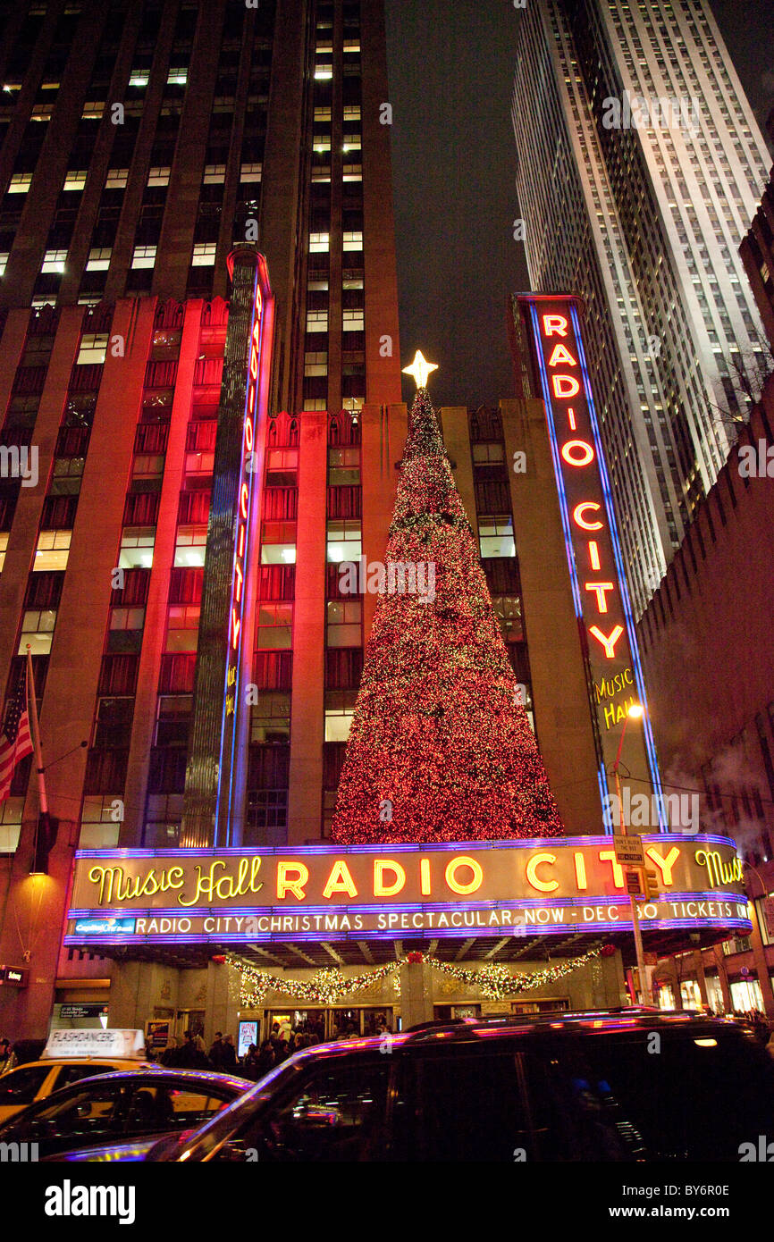 Radio City Music Hall at Christmas Stock Photo - Alamy