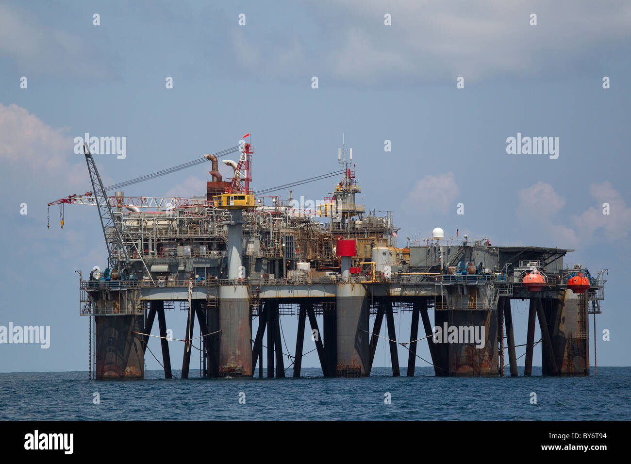 Large offshore oil rig platform in Gulf of Mexico Stock Photo
