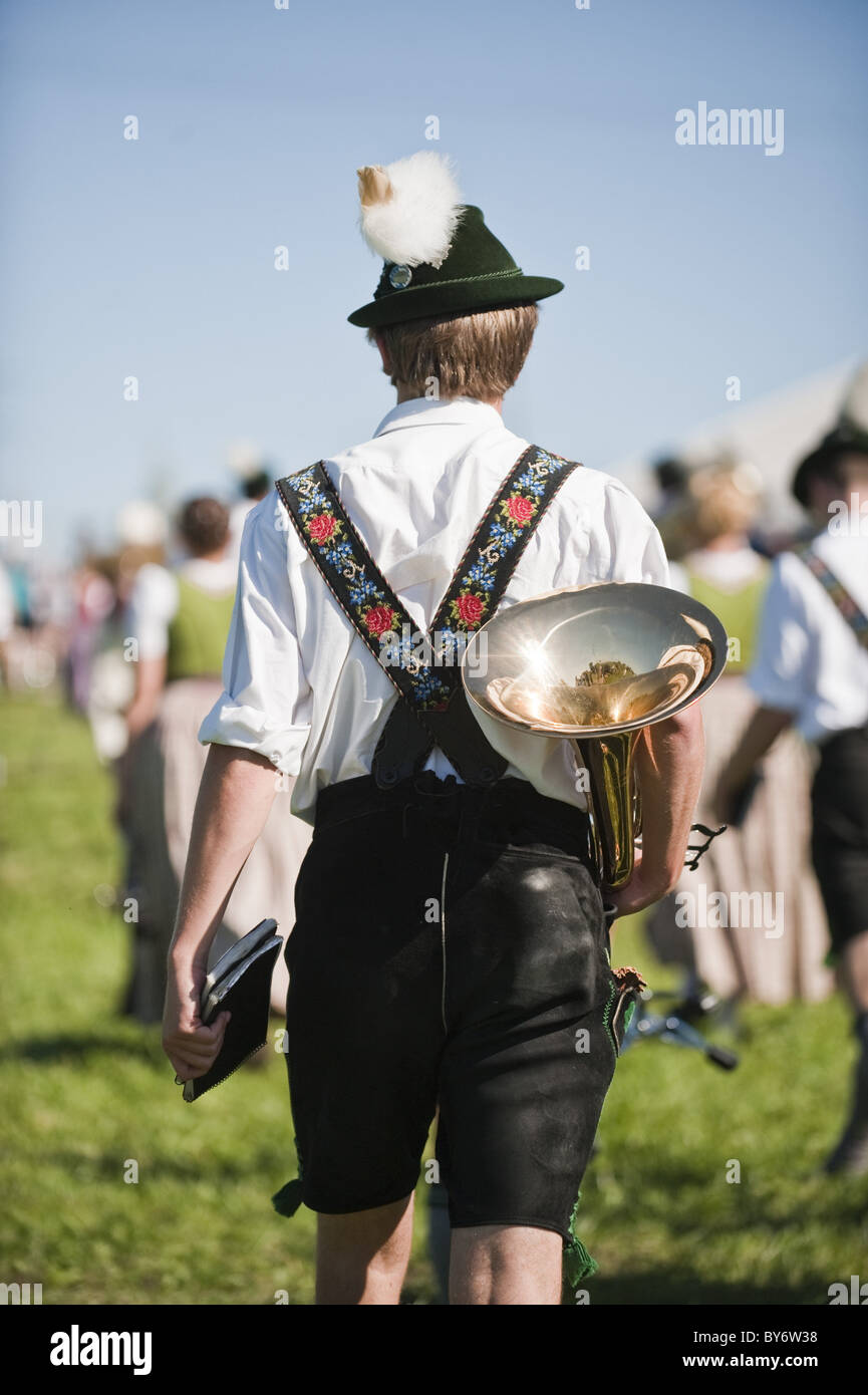 Non traditional musical instruments hi-res stock photography and images ...