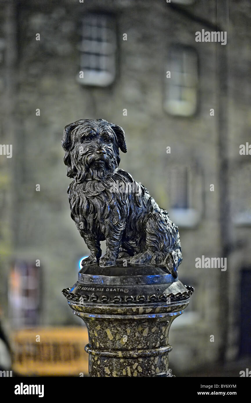 Lifesize statue of faithful Skye Terrier Greyfriars Bobby, Edinburgh, Scotland, UK, Europe, at night Stock Photo