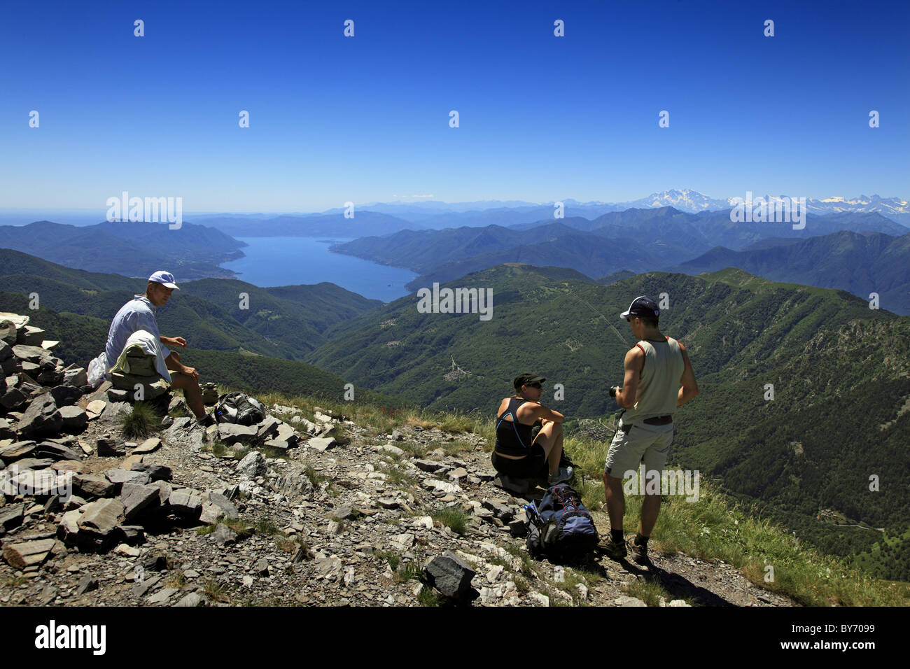 Group hikers having rest hi-res stock photography and images - Alamy