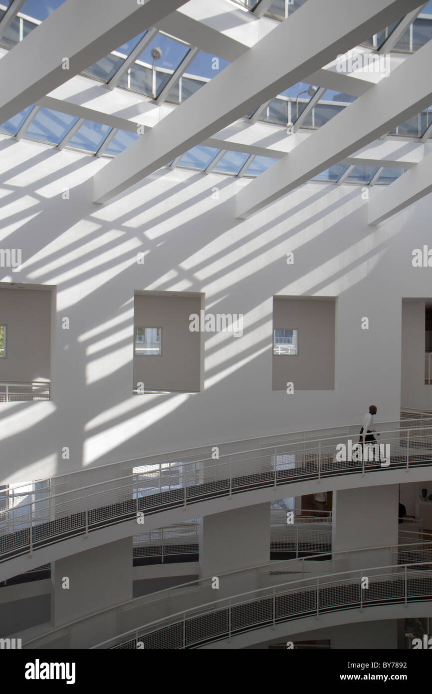 Atlanta Georgia,High Museum of Art,interior inside,Richard Meier,light,shadow,atrium,circular ramp,multi level,skylight,lines,shapes,contemporary arch Stock Photo
