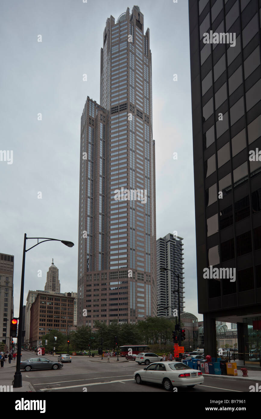 skyscraper building at 311 South Wacker Drive in Chicago, USA Stock