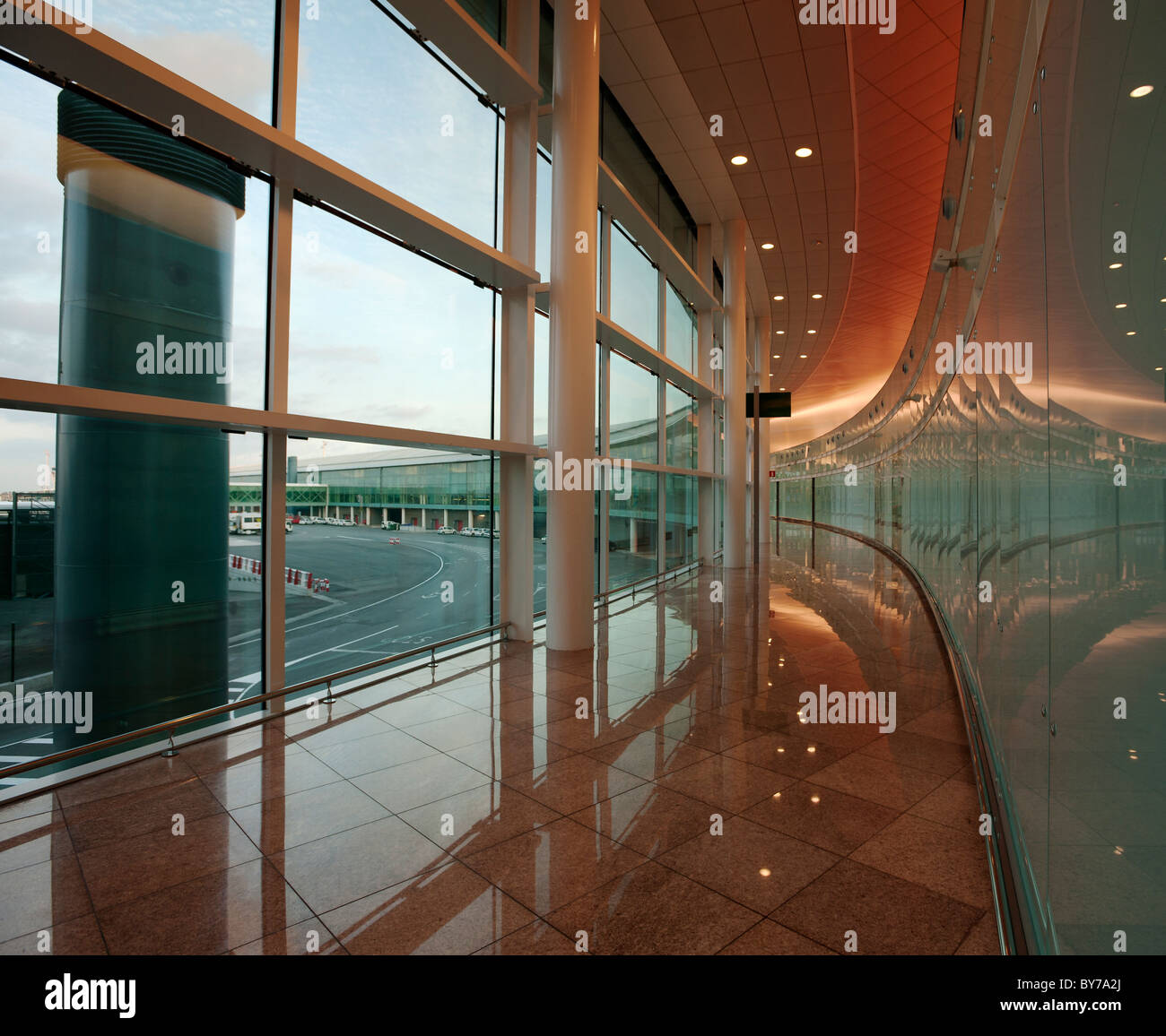 Terminal 1 at barcelona airport hires stock photography and images Alamy