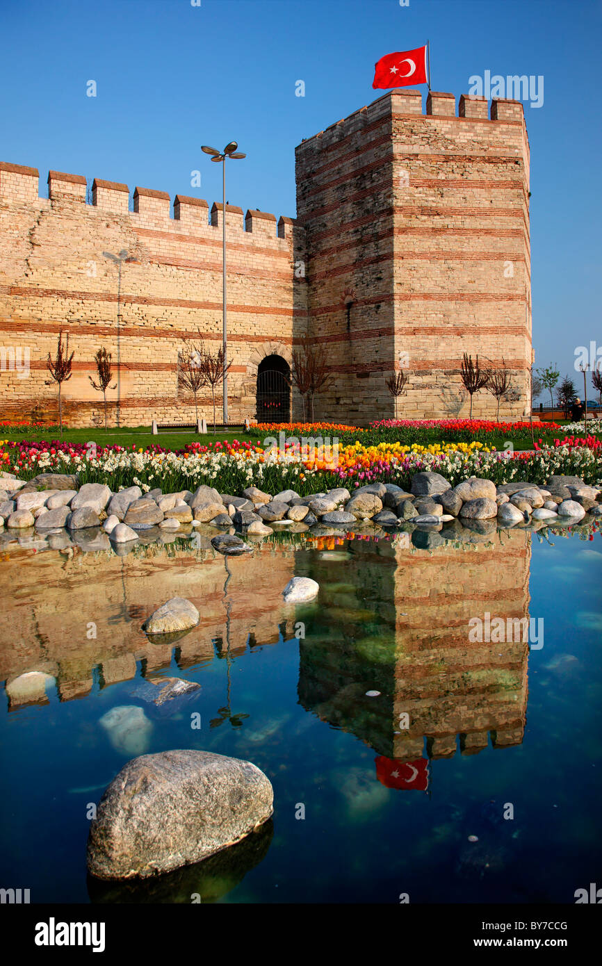 The southeast edge of the Theodosian (byzantine) walls of Istanbul, right beside the Marmara sea, Turkey Stock Photo