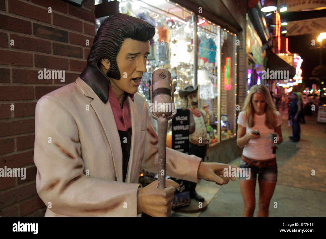 Elvis statue downtown nashville tennessee hires stock photography and