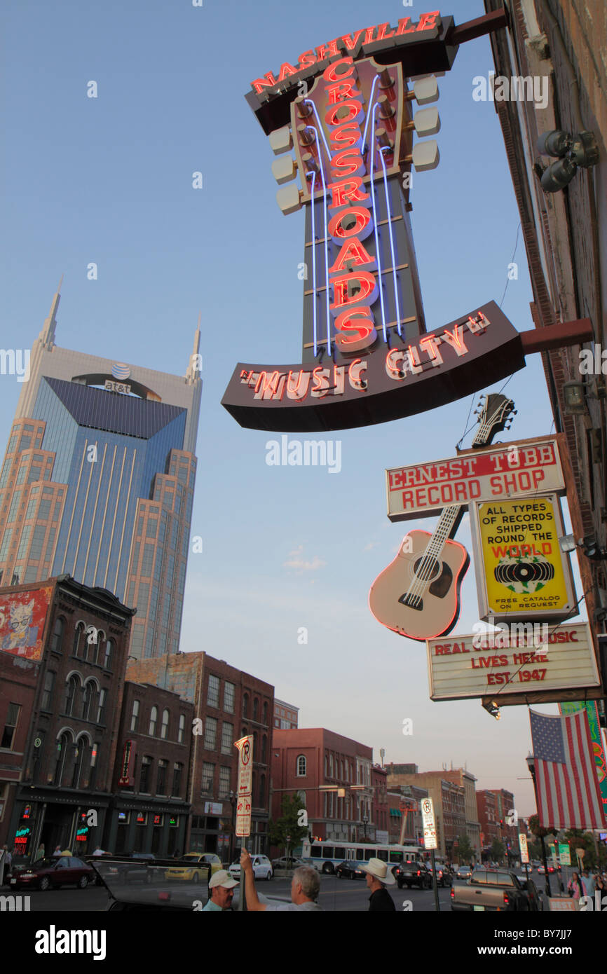 Tennessee Nashville,Music City USA,downtown,Lower Broadway,strip,neon light,sign,Ernest Tubb Record Shop,Crossroads,honky tonk,shopping shopper shoppe Stock Photo