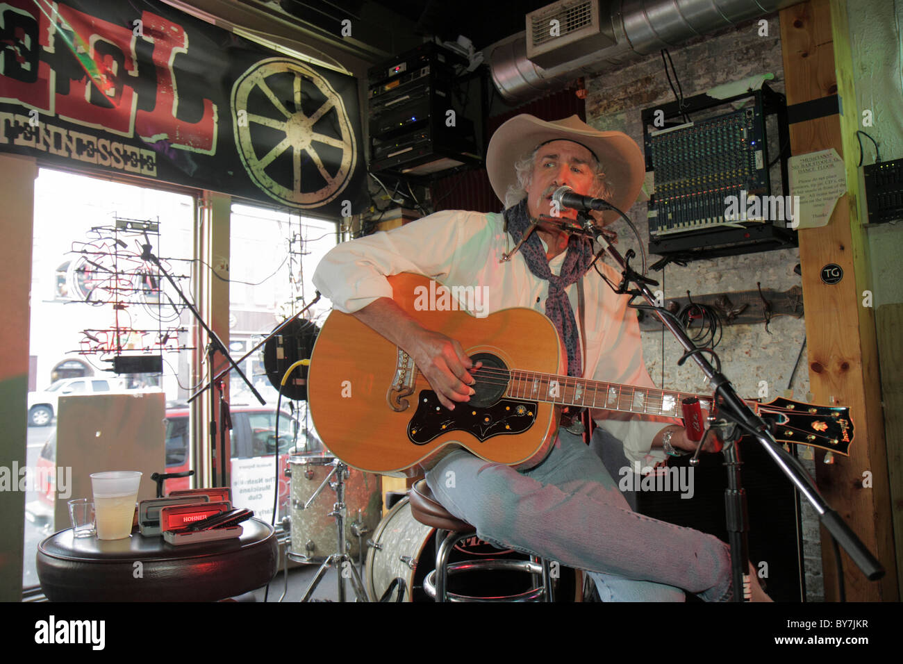 Nashville Tennessee,Music City USA,downtown,Lower Broadway,The Wheel,bar bars lounge pub,live entertainment,honky tonk,stage,musician,playing,sing,per Stock Photo