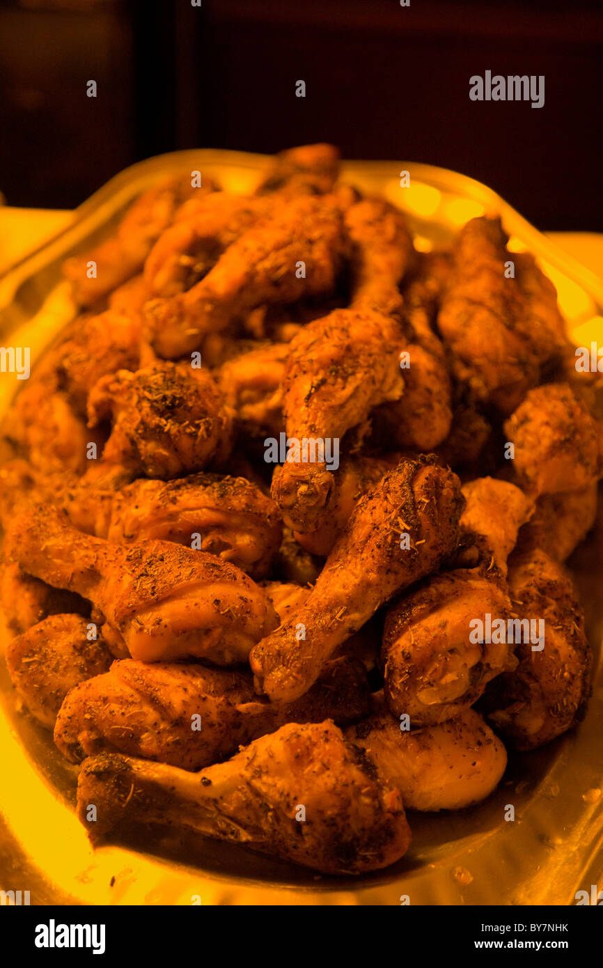 buffet food chicken drumsticks Stock Photo Alamy