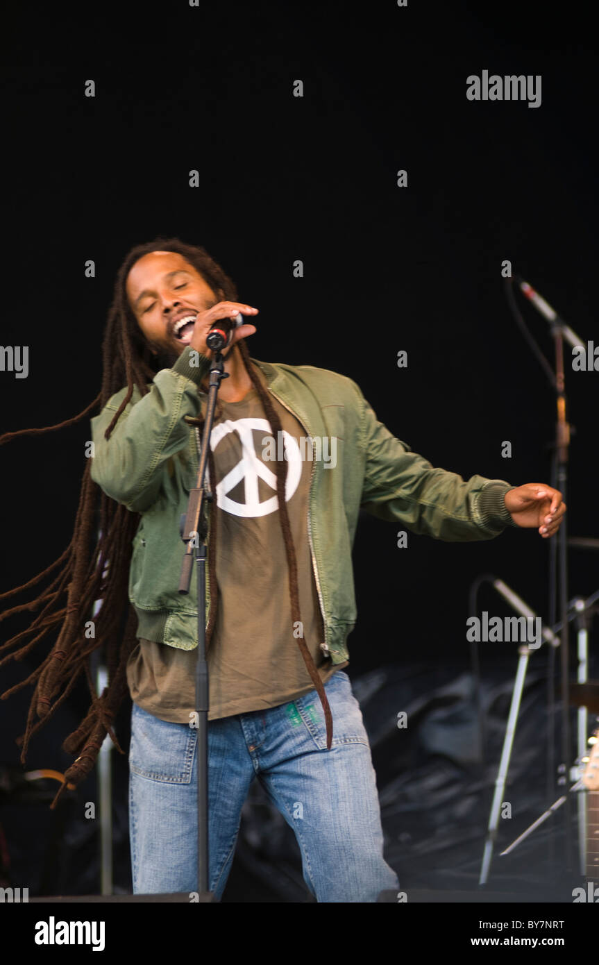 Ziggy Marley singing and dancing during live performance at Jazz Aspen Snowmass 2008. Stock Photo