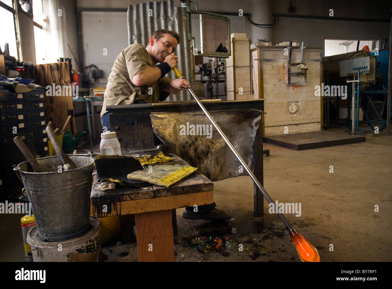 London glass blowing hires stock photography and images Alamy