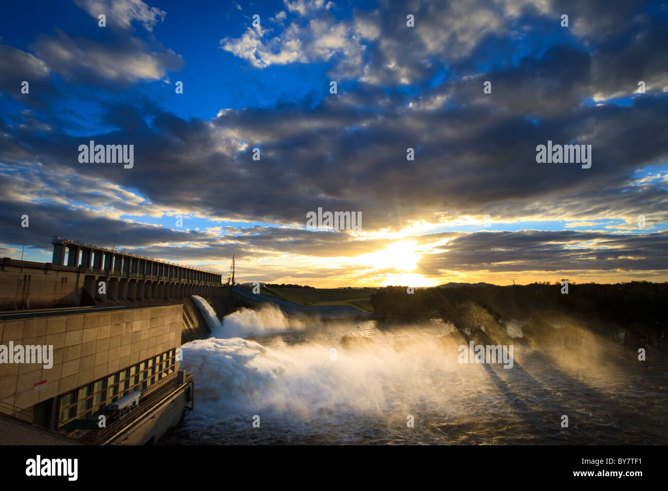 Hume Weir Stock Photo Alamy