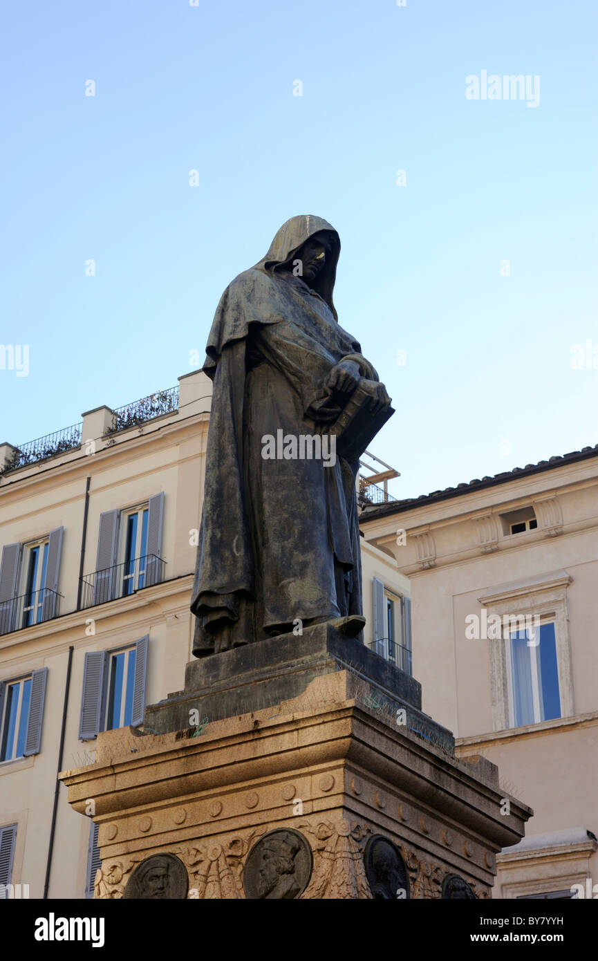 Italy, Rome, Campo de' Fiori, statue of Giordano Bruno Stock Photo Alamy