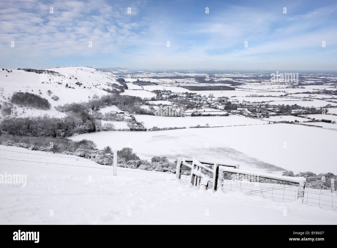 View from Devils Dyke after heavy snow fall across the Sussex Weald and the South Downs National Park. Stock Photo