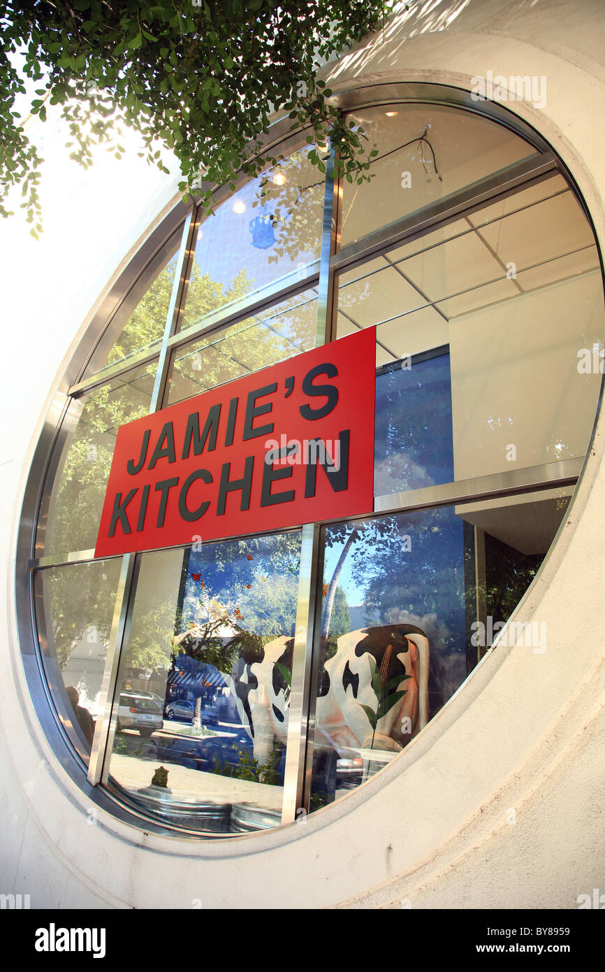 JAMIE'S KITCHEN JAMIE OLIVER FOOD REVOLUTION TV SERIES TEST KITCHEN IN