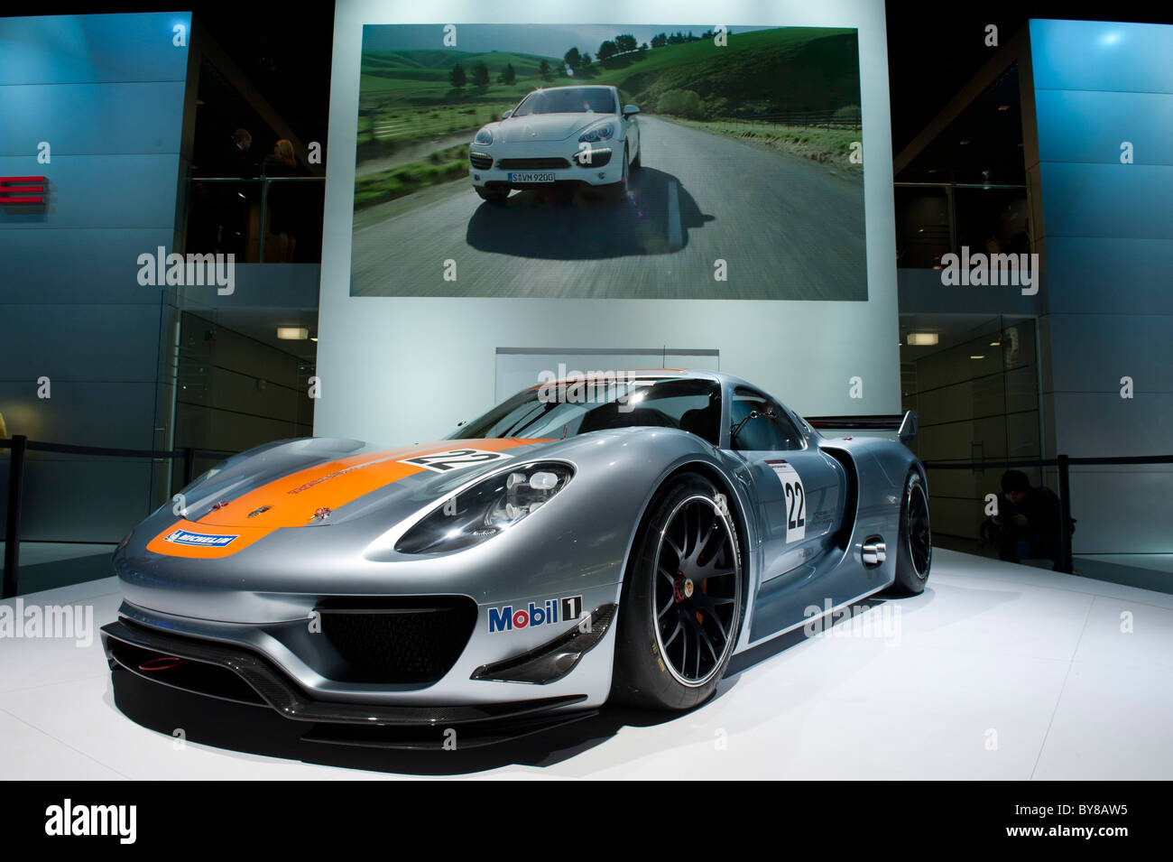 Porsche 918 RSR flywheel hybrid race car at the 2011 North American