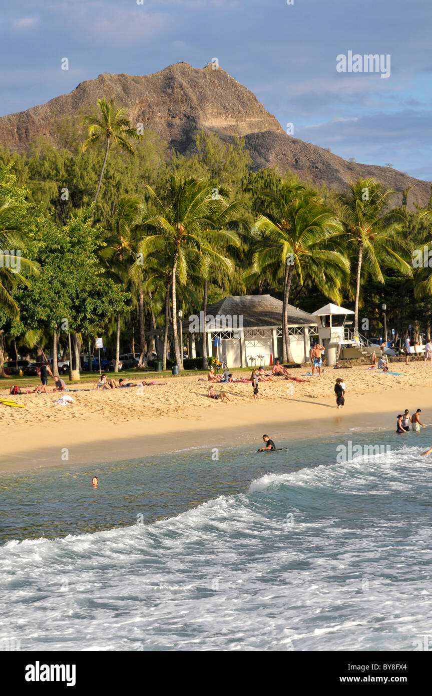 Waikiki beach enjoy the sun hi-res stock photography and images - Alamy