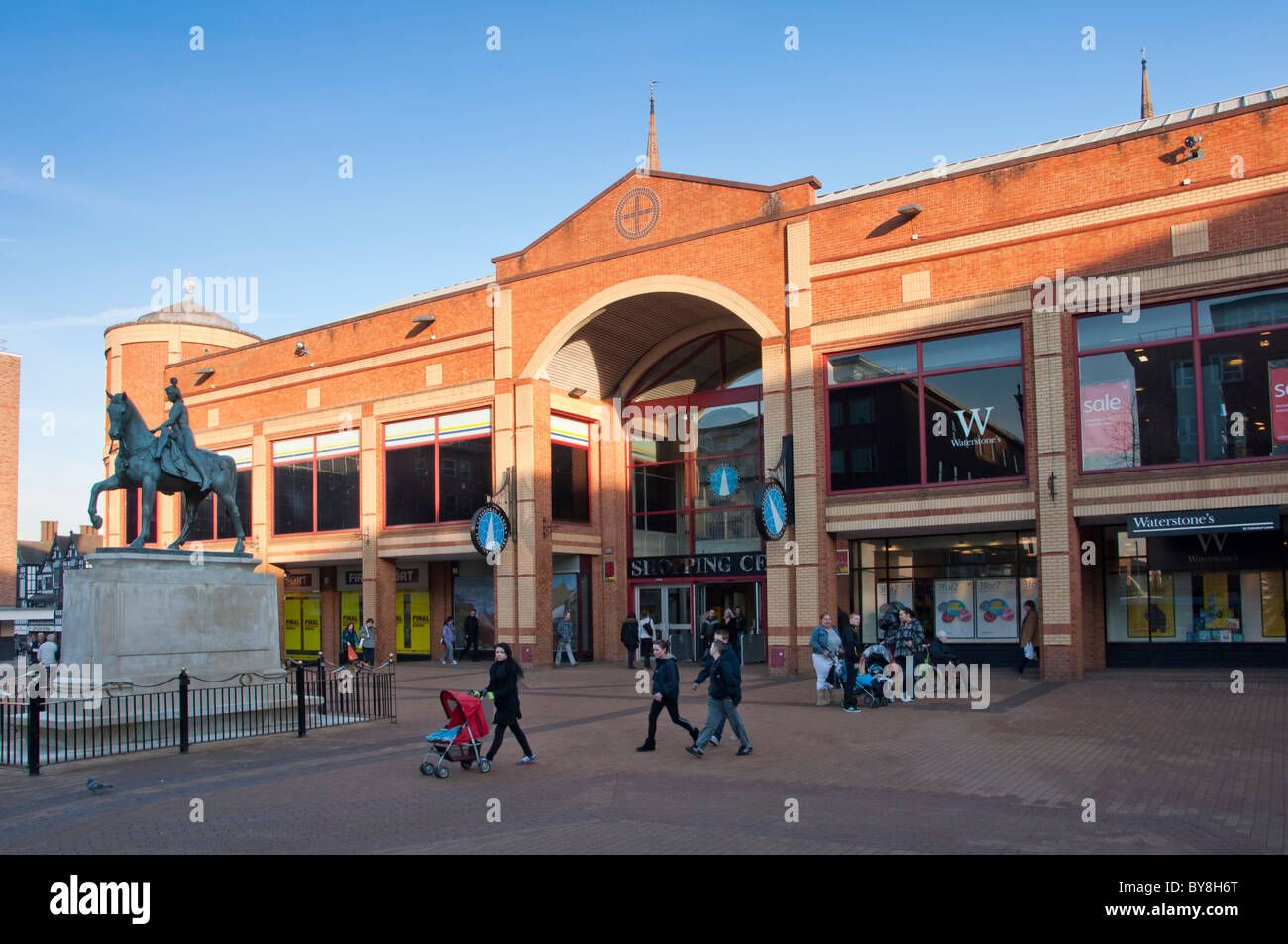 Mall entrance front facade hires stock photography and images Alamy