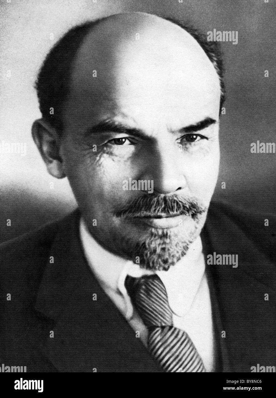 VLADIMIR LENIN (1870-1924) Russian Marxist revolutionary in 1918 Stock Photo