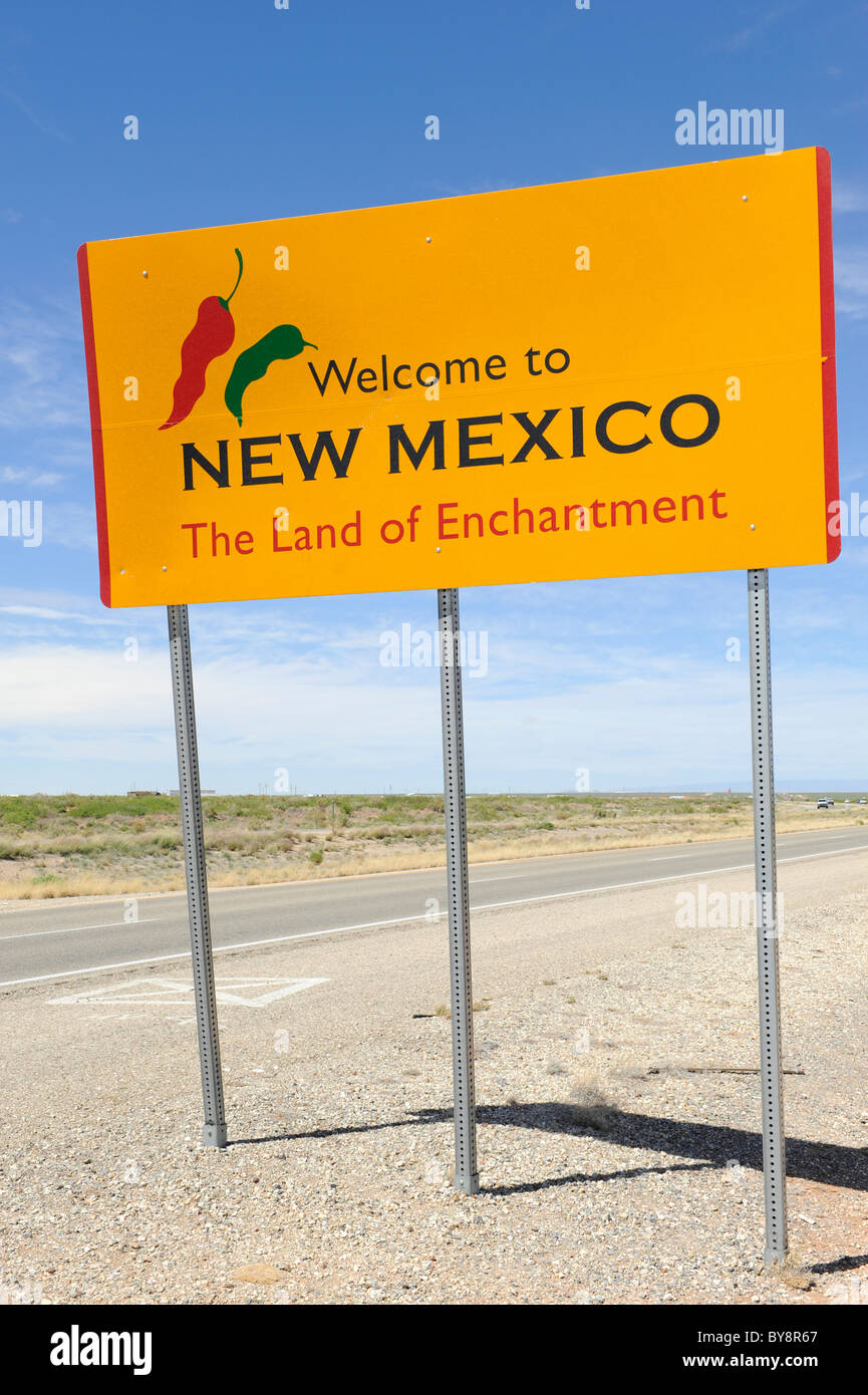 Nm. Sign Welcome to New Mexico sign Stock Photo - Alamy