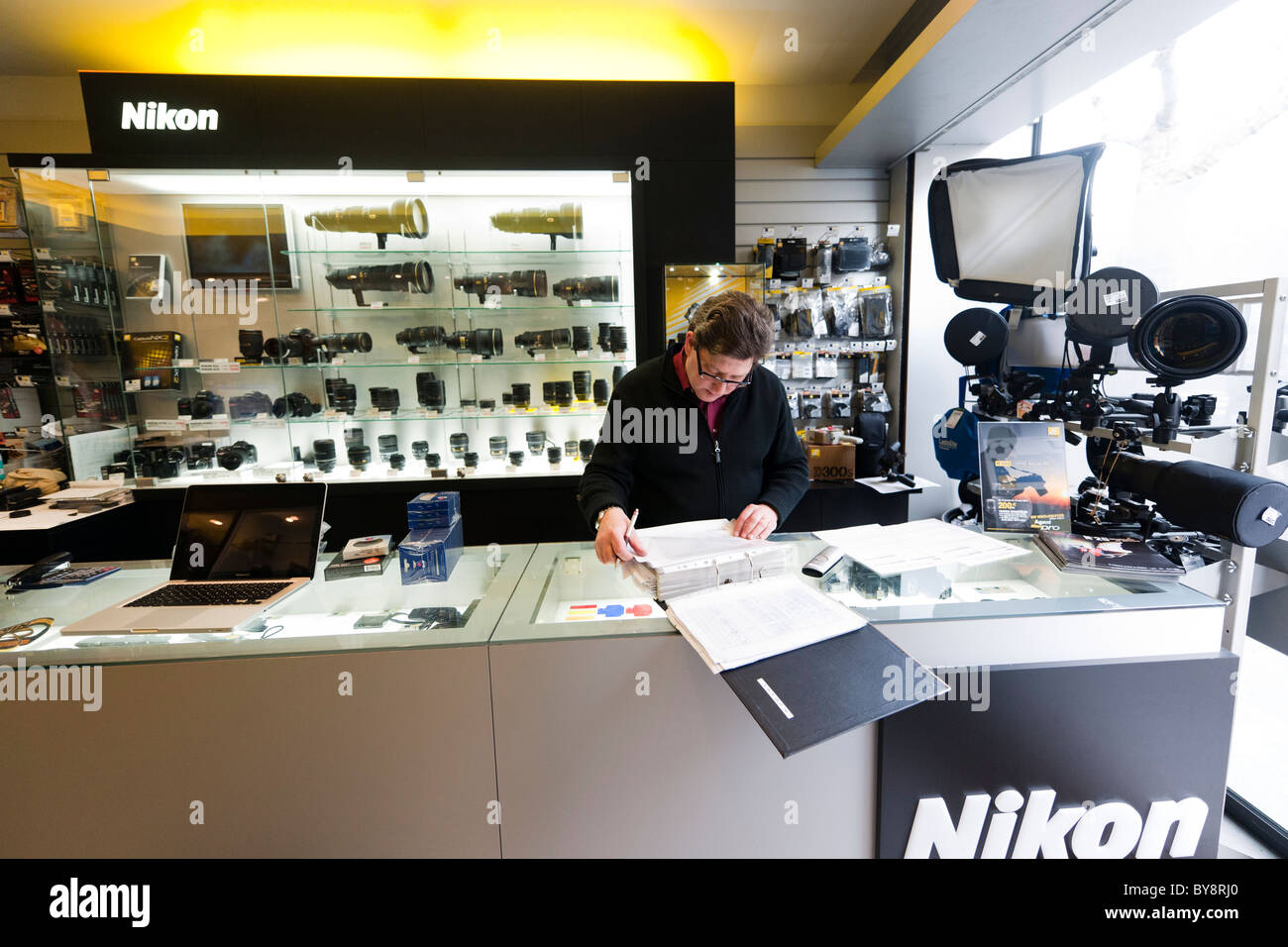 Nikon digital SLR cameras distributor in Paris, France Stock Photo - Alamy
