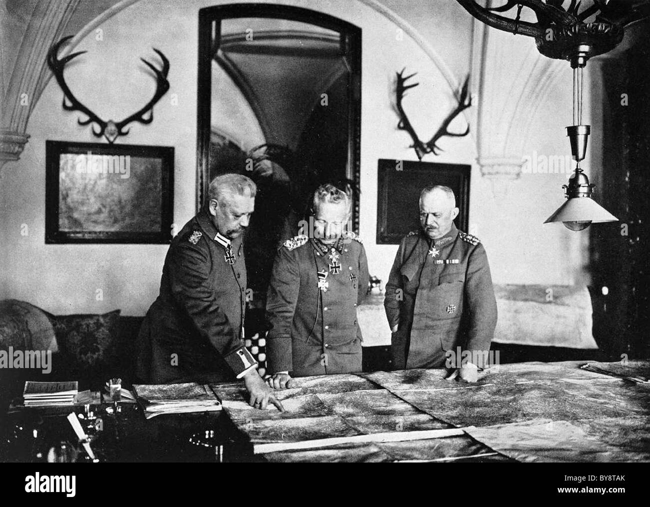 KAISER WILHELM II centre with Generals Paul von Hindenburg at left and Erich Ludendorff about 1915 Stock Photo