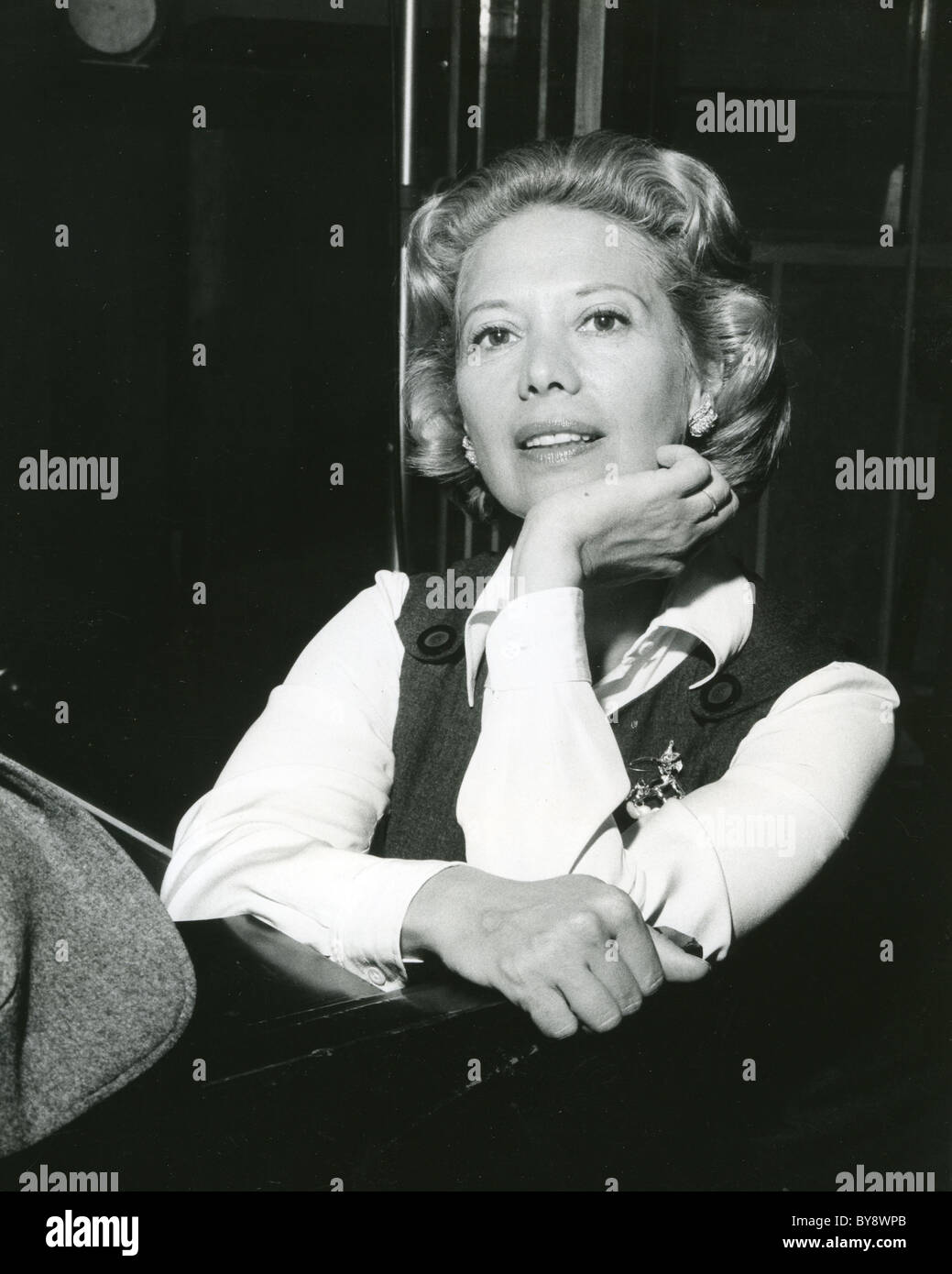 DINAH SHORE (1916-1994) US singer and film actress Stock Photo - Alamy