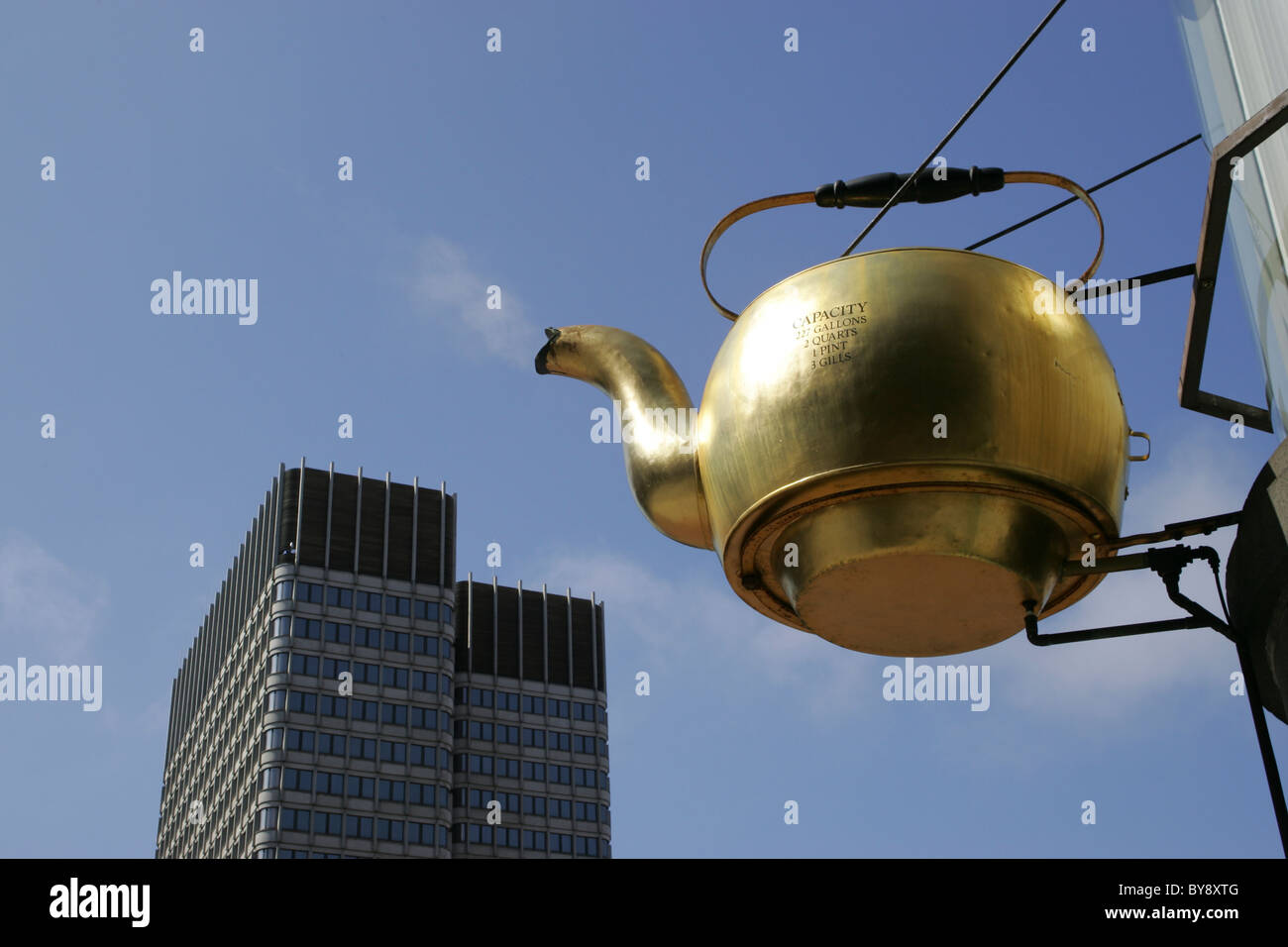 Giant tea kettle hi-res stock photography and images - Alamy