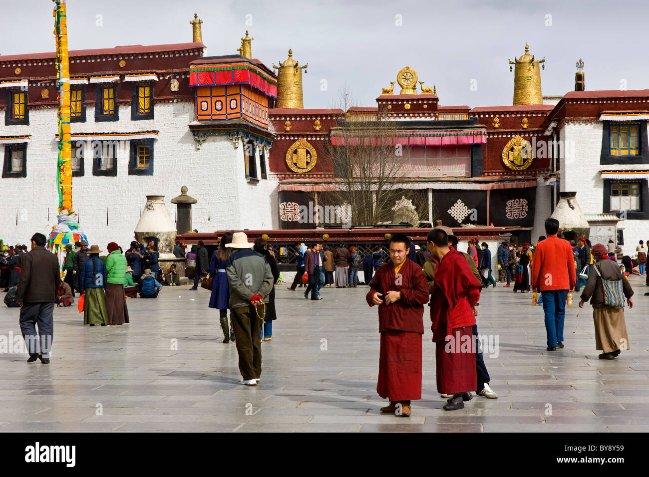 Barkhor Square and the Jokhang Temple Lhasa Tibet. JMH4460 Stock Photo
