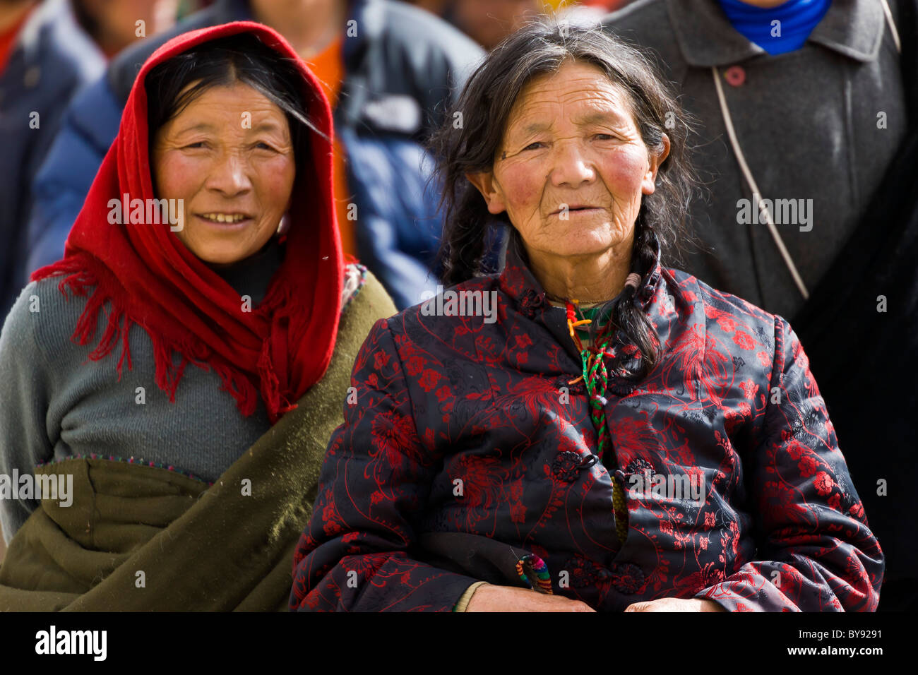 Two Tibetan Women Pilgrims In The Barkhor Lhasa Tibet Jmh4481 Stock Photo Alamy