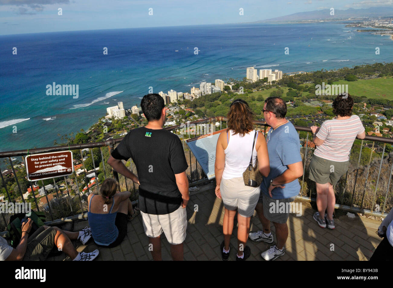 Lēʻahi summit diamond head hi-res stock photography and images - Alamy