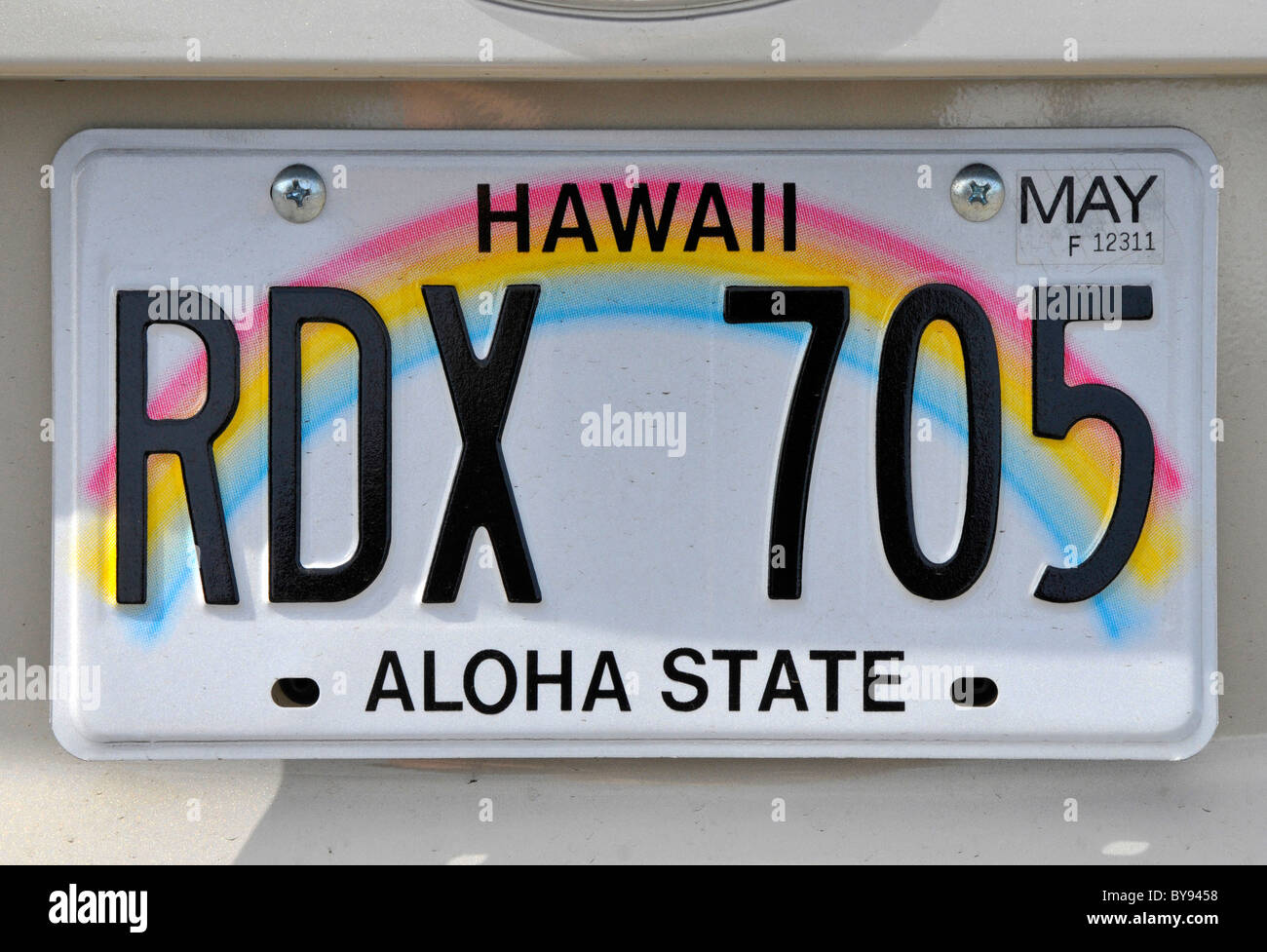 Hawaii Auto License plate rainbow Stock Photo - Alamy