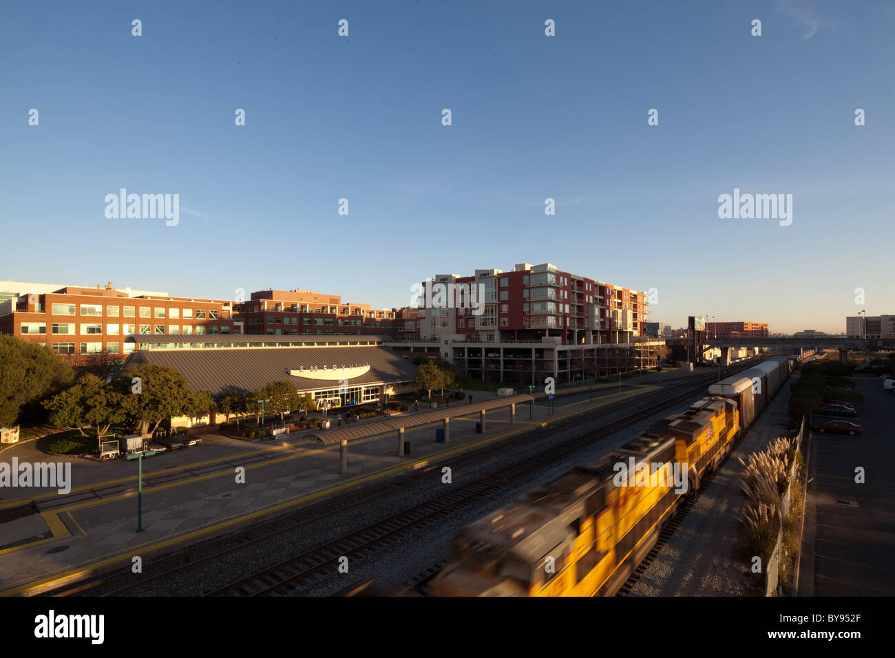 Elevated view of Emeryville, CA Amtrak train station Stock Photo Alamy