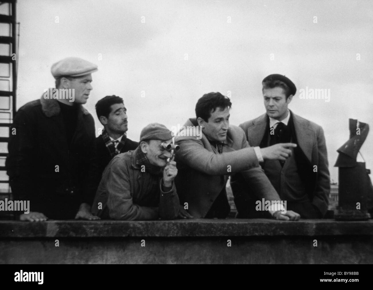 I Soliti ignoti  Year  1958 Italy Director  Mario Monicelli Renato Salvatori, Tiberio Murgia, Carlo Pisacane, Marcello Stock Photo