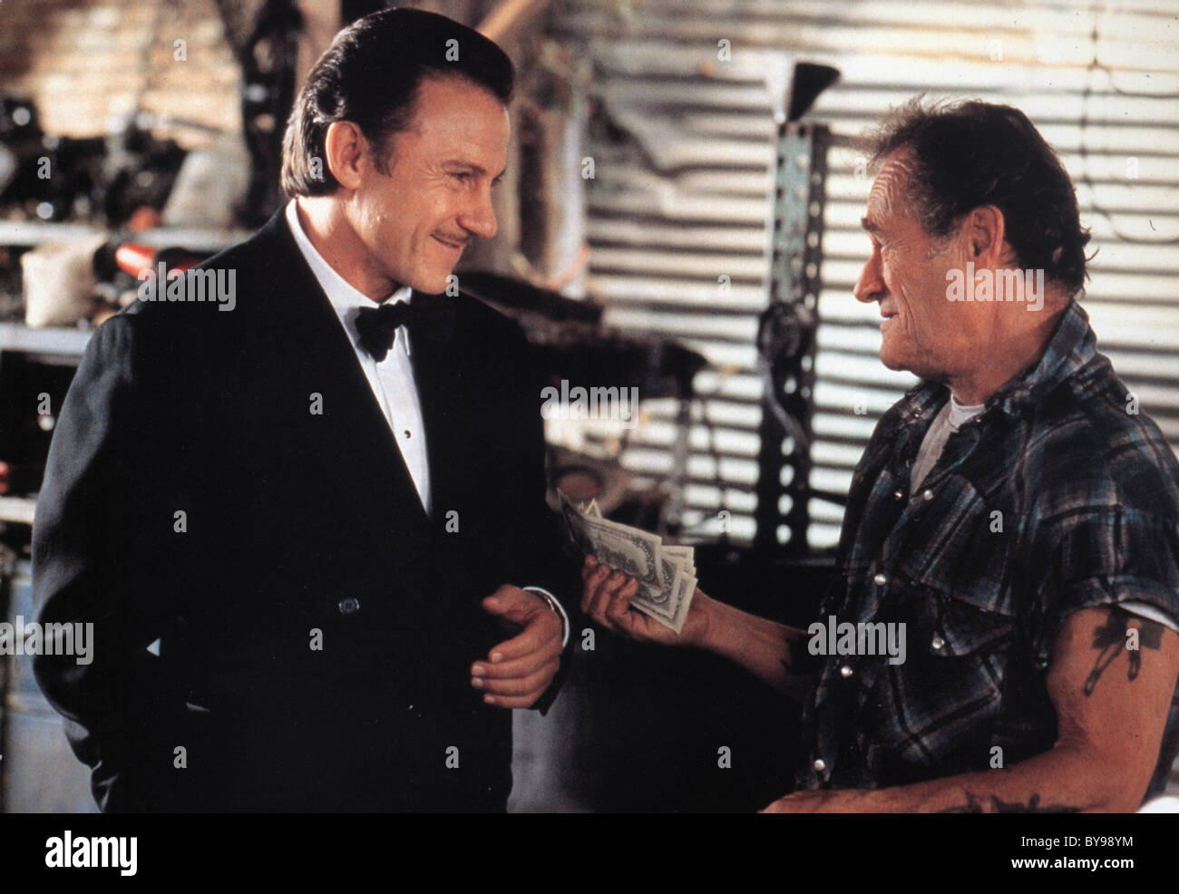 Pulp Fiction Year : 1994 - USA Director : Quentin Tarantino Harvey