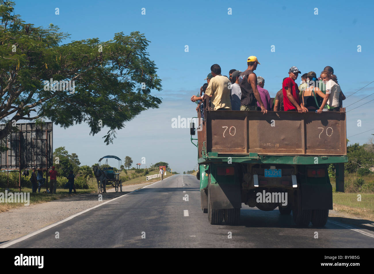 Cuban truck bus hi res stock photography and images Alamy