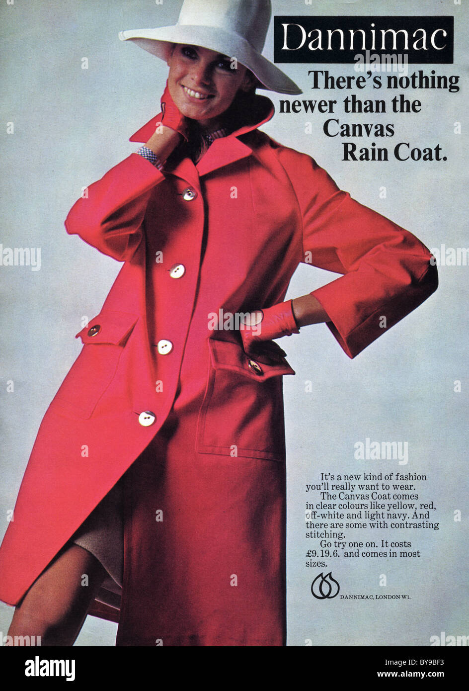 1960s colour advertisement for DANNIMAC canvas rain coat in women's fashion magazine circa 1967 Stock Photo