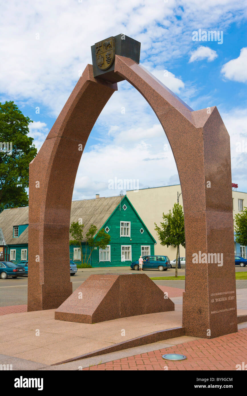Rokiskis Suris symbolic arch, Nepriklausomybes aiksteje, Independence Square, Rokiskis, Panevezys County, Lithuania Stock Photo