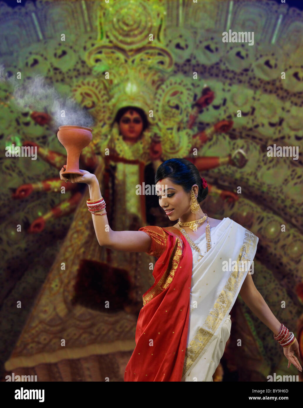Dhunuchi dance of durga puja hires stock photography and images Alamy