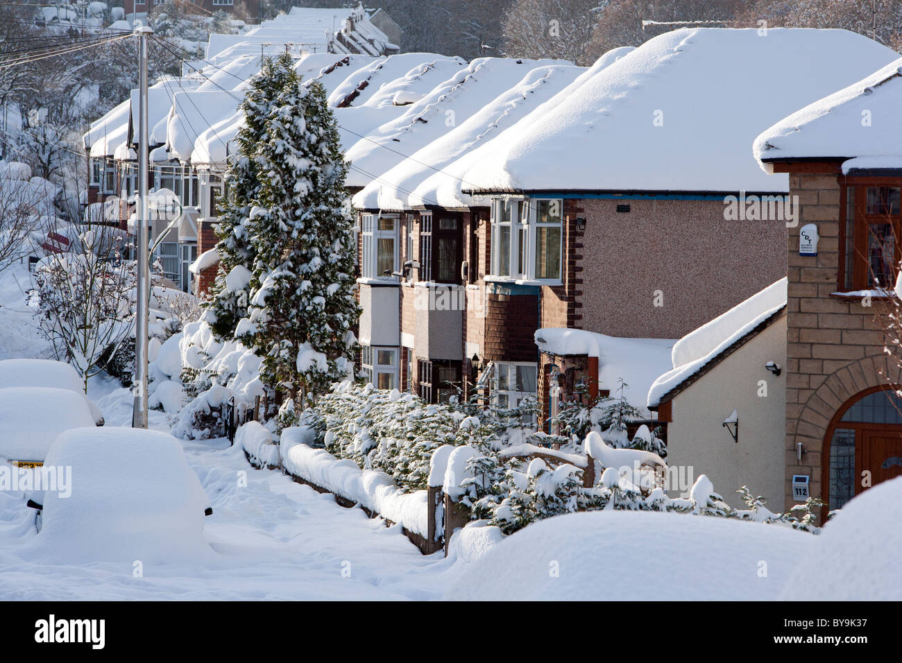 Cars snowed in hires stock photography and images Alamy