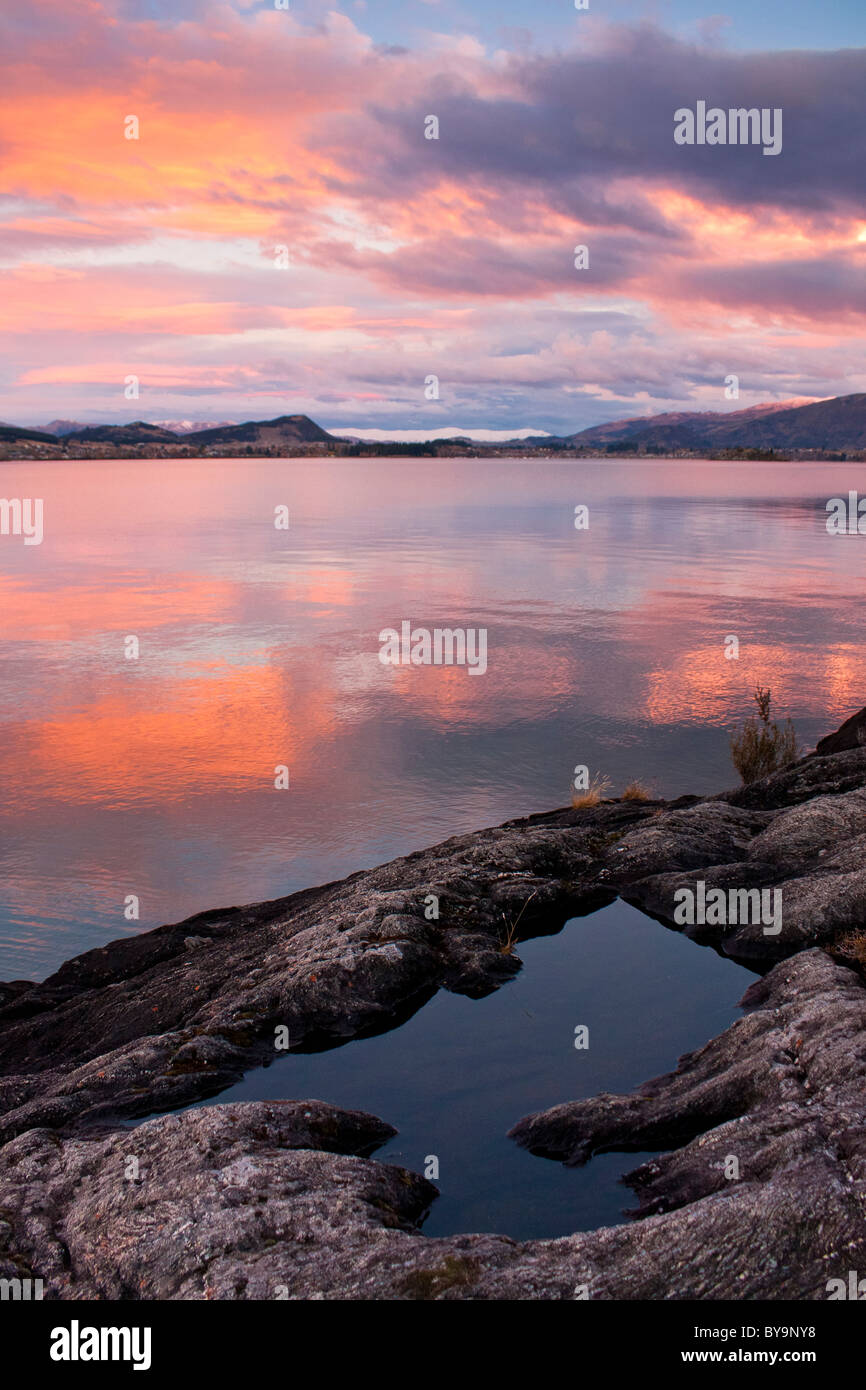 Sunset, Lake Wanaka, South Island, New Zealand Stock Photo - Alamy