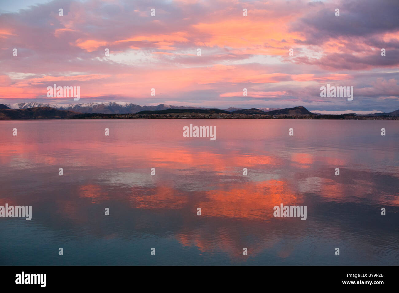 Sunset, Lake Wanaka, South Island, New Zealand Stock Photo - Alamy