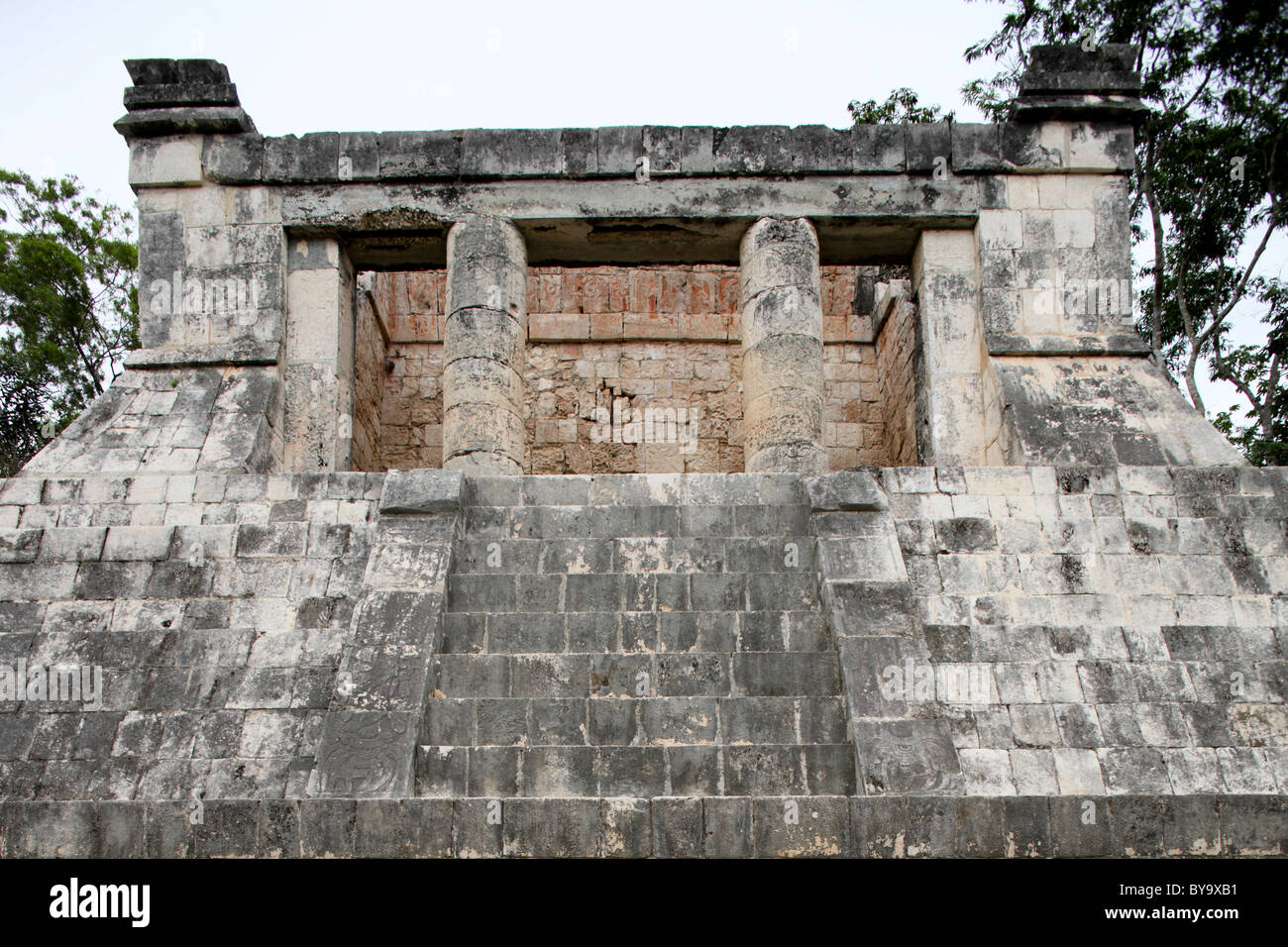 BALL COURT TEMPLE AT CHICHEN ITZA, YUCATAN, MEXICO Stock Photo Alamy