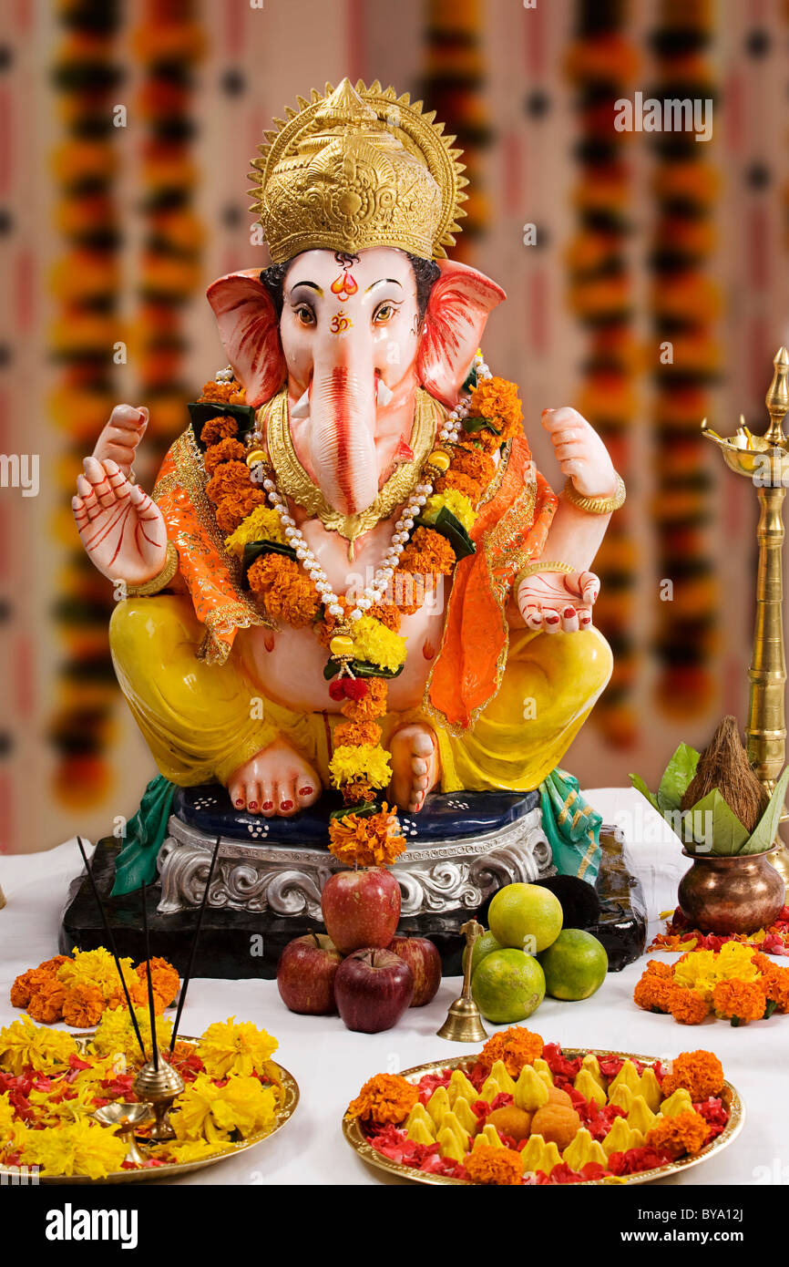 Ganesh puja hi-res stock photography and images - Alamy