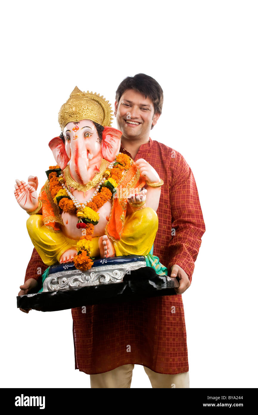 Carrying gods idols hires stock photography and images Alamy