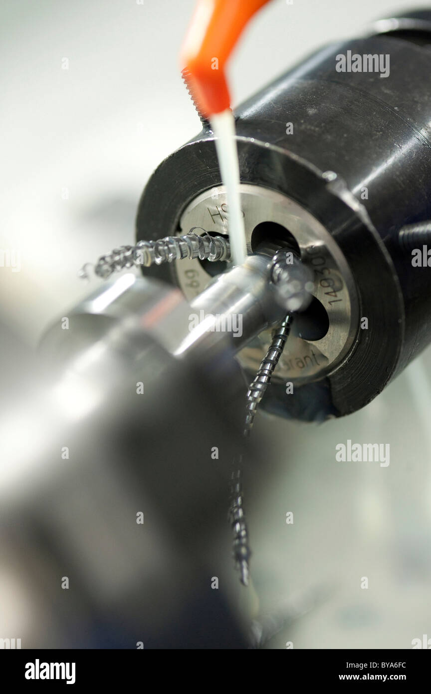 Drehen der drehmaschine hires stock photography and images Alamy