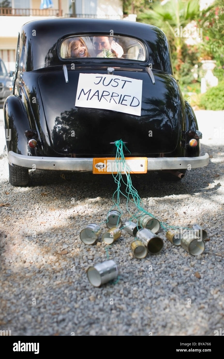 Just married car sign hi-res stock photography and images - Alamy