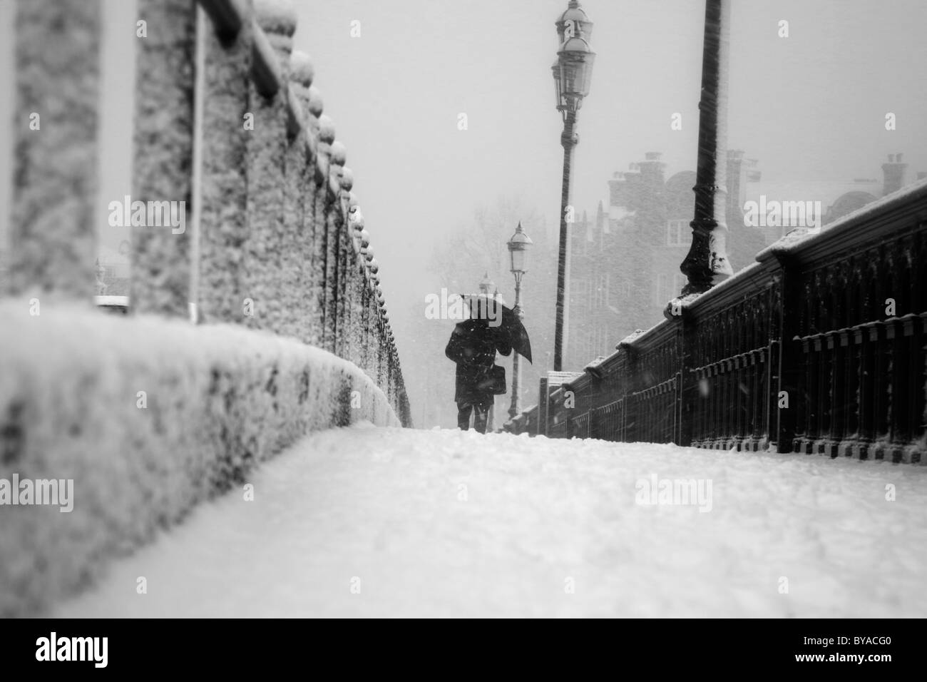 Snow blizzard on Battersea Bridge, Chelsea, London, UK Stock Photo