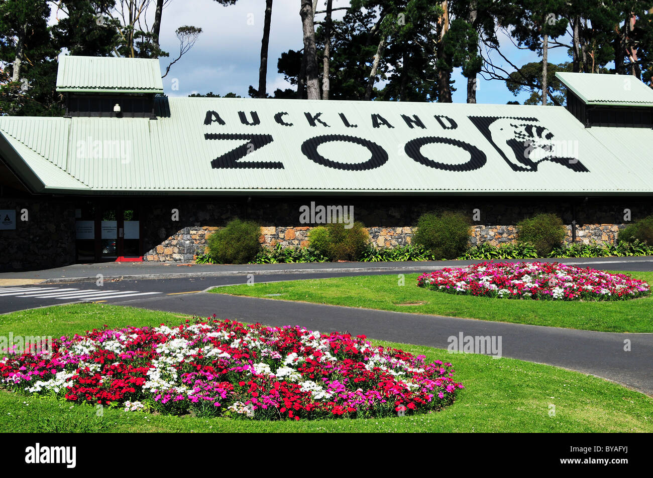 Exterior Of Auckland Zoo New Zealand BYAFYJ 